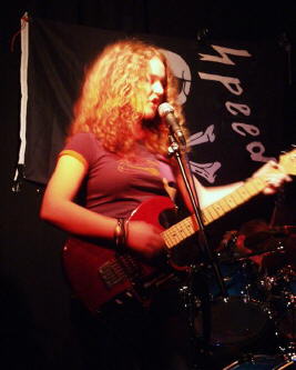 Nr. 4: Speed Gitarristin Julika